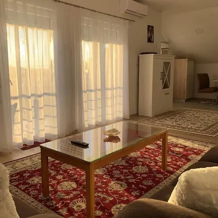 Apartman With Parking Space - 25998 Zára